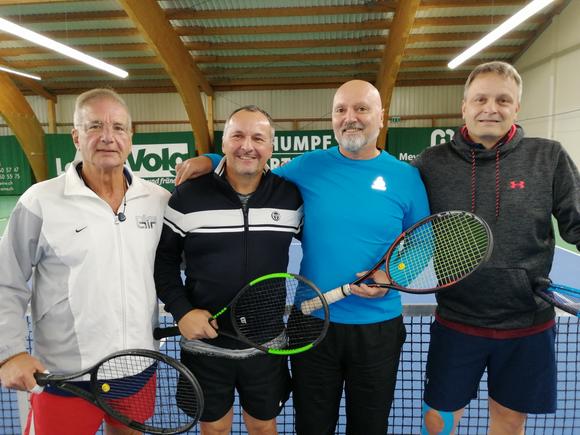 MD 45+ R1/R9; Finalisten Melik Maallem und Marc Kuratle sowie die Sieger Damir Burnac und Bero Kälin